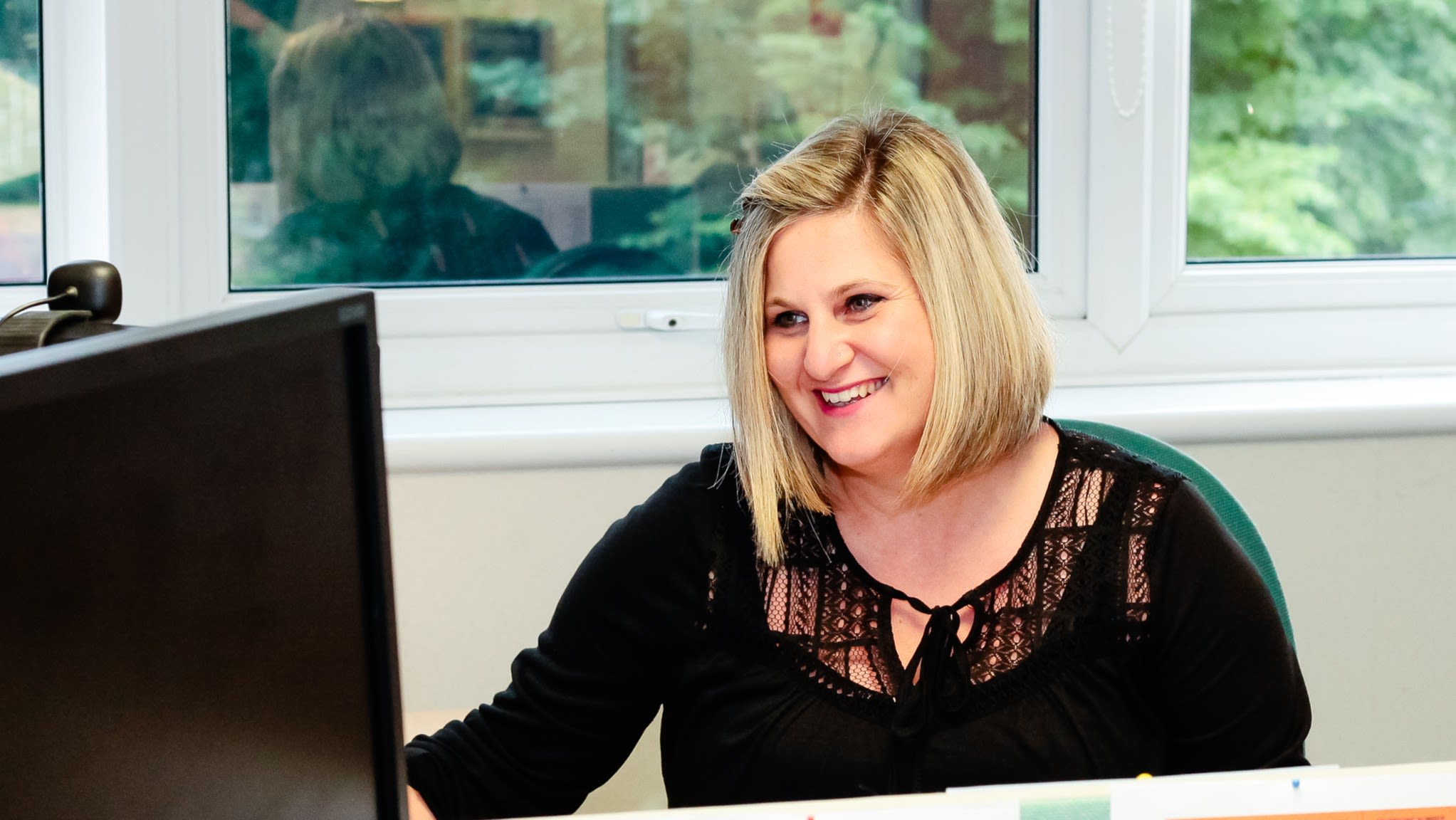 HR advisor consulting with client about payroll and employment support